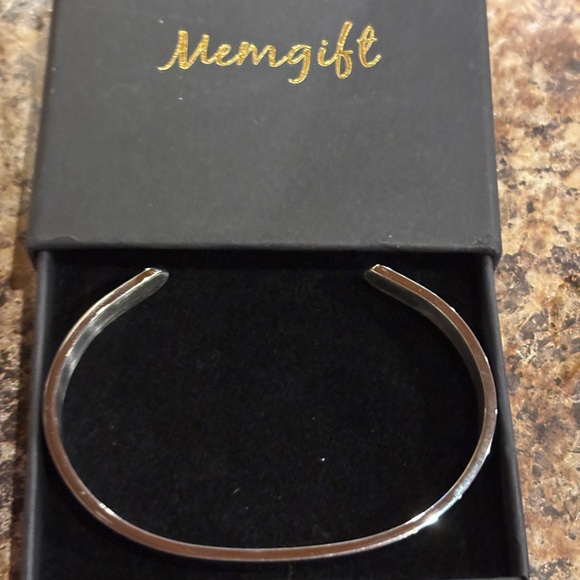 Memgift Stainless Steel Cuff Bracelet – “You Make a Difference” Heart Bangle - Picture 1 of 10